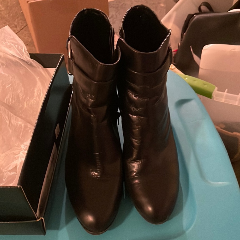 Heel booties